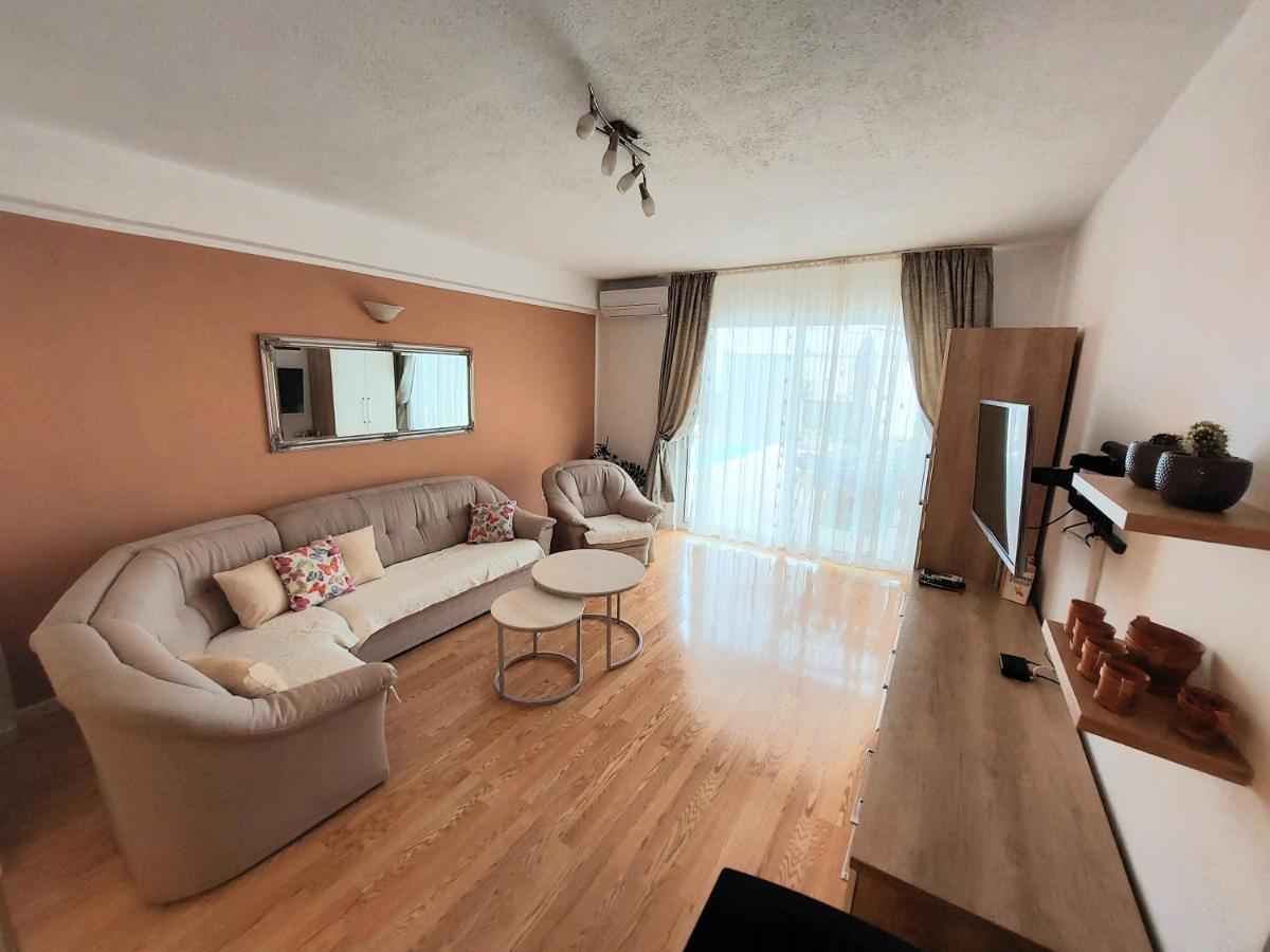Apartment With Private Pool "Patricia" Makarska Dış mekan fotoğraf
