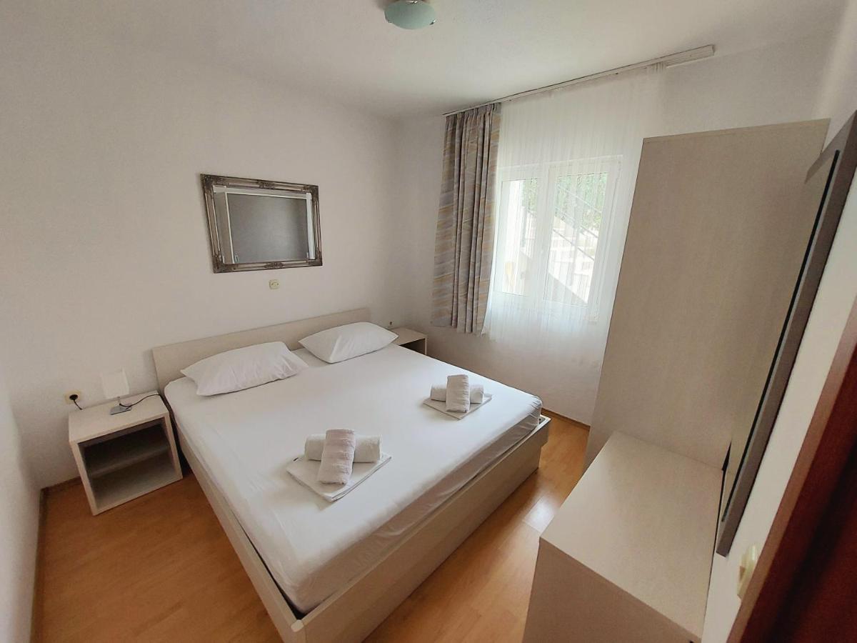 Apartment With Private Pool "Patricia" Makarska Dış mekan fotoğraf