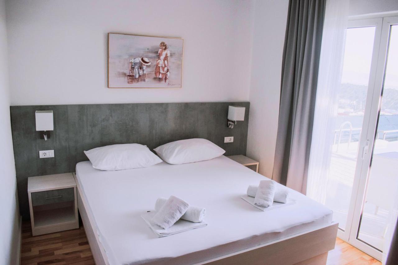 Apartment With Private Pool "Patricia" Makarska Dış mekan fotoğraf